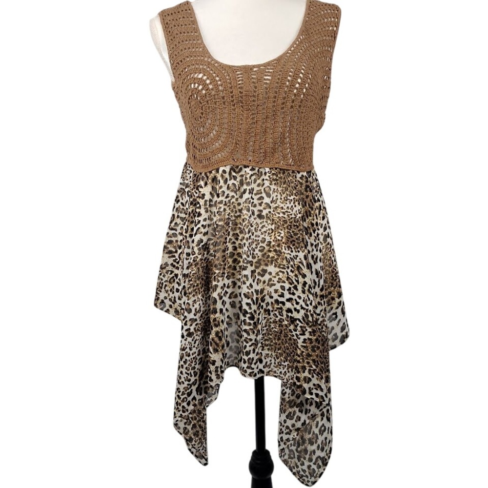 Vintage Y2K KAELYN MAX‎ L Crochet Leopard Print Top Handkerchief Hem Boho